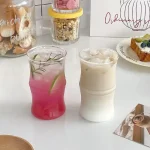 لیوان بلند ابمیوه دید از چپ